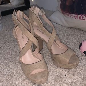 Nude Heels size 8